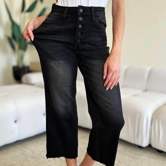 Judy Blue NWT Women’s Mid-Rise Destroyed Hem Distressed Jeans (Size 3/26) - Picture 4 of 10